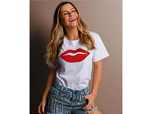 BABY LOOK BRANCA BOCA VERMELHA BORDADA