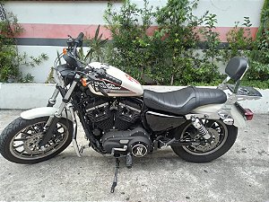 HARLEY-DAVIDSON SPORTSTER XL 883 R