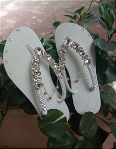 Chinelo Havaiana Top Branco com Pedras Cristal