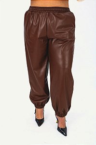 Calça Liz Marrom em Courino Peluciado
