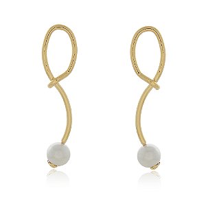 BRINCO ENTRELAÇADO COM PÉROLA FOLHEADO A OURO 18K