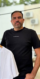 Camiseta Calvin Klein Logo Centralizada Masculina