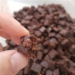 Snacks IN CUBS - Brownie com Café e gotas de chocolate vegano - cubinhos de frutas- GRANEL