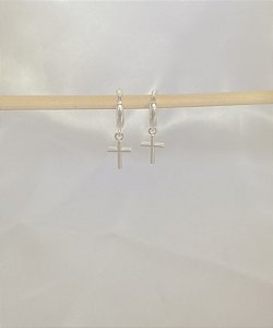 Argola Cruz Lisa em prata 925