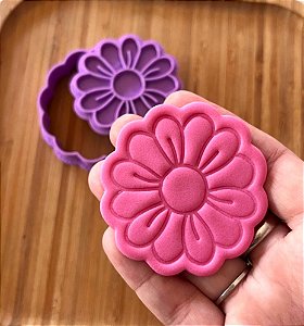 Cortador de biscoito com carimbo de flor margarida