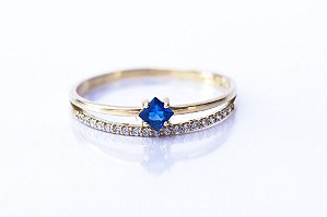 Anel Ouro Amarelo 2 Aros Zircônia Azul no centro - Zircônia branca no Aro
