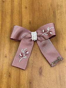 Laço Infantil de Ponta Médio Flores de Amor Rosa Seco Roana