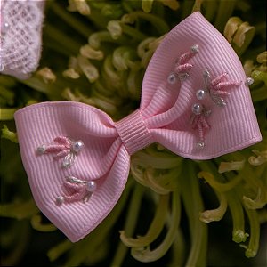 Laço Menina Infantil Rosa Pequeno Poemas das Flores Bordado Roana