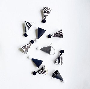 Mini Chapeuzinho - Animal Print/Zebra - Pompom Preto e Branco - G