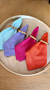 Guardanapo Colors com ponto Ajour - Kit com 4 unidades (Laranja, Rosa, Lilás e Verde)