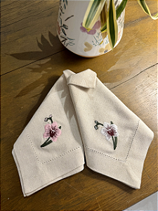 Guardanapo Linho Cru Bordado Orquídea Branca