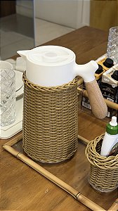 Garrafa Térmica Cabo Madeira Vime Caramelo