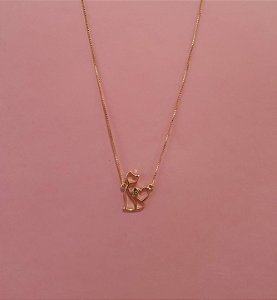 Colar gato com coração folheado a ouro 18k