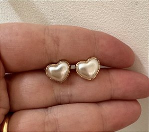 Brinco coração pérola folheado a ouro 18k