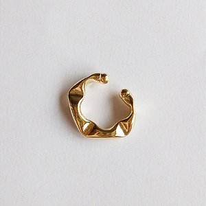 Piercing fake com efeito amassado folheado a ouro18k