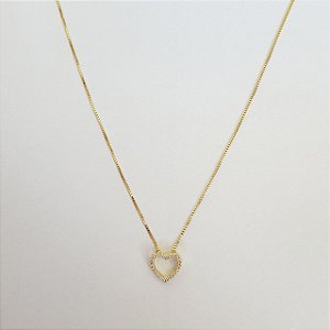 Colar  coração vazado cravejado com microzircônias folheado a ouro18K