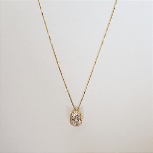 Colar com pingente de zircônia retangular folheado a ouro18k