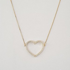 Colar com coração vazado e cravejado com zircônias folheado a ouro 18k