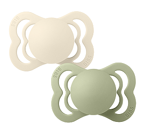 Kit com Duas Chupetas Supreme Silicone Areia e Verde Salvia Tam 1 Bibs