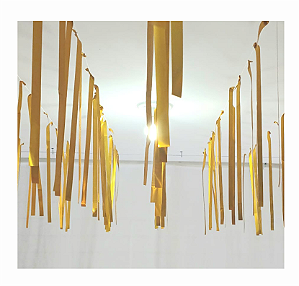 Varal de Fitas Metalizadas Dourado 100 Metros.
