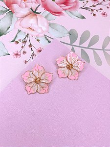 Brinco de Flor esmaltado mesclado em rosa 