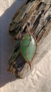Colar com pingente folha de Quartzo Verde