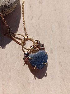 Colar Coração de Quartzo Azul e pingentes