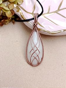 Colar com pingente de pedra Dolomita Branca