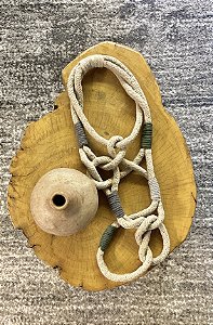 Colar de Mesa ou Parede Furdúncio | Off White