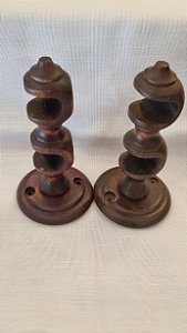 SUPORTE DUPLO EM MADEIRA 21/21MM ABERTO IMBUIA BASE REDONDA 9 CM