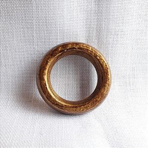 ARGOLA EM MADEIRA PARA VARÃO 32MM OURO VELHO