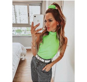 blusa gola alta neon