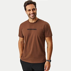 CAMISETA MOMENTUS MANGA CURTA COMFORT ALGODÃO SILKADA MARROM MASCULINO ADULTO