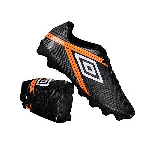 Chuteira Umbro Futebol de Campo Drako RB Preto/Laranja