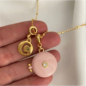 Colar 70cm Relicário Resina Strass Inicial