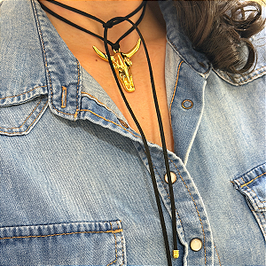 Colar Regulável Camurça Cabeça de Boi