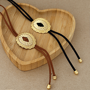 Colar Gravatinha Camurça Style West