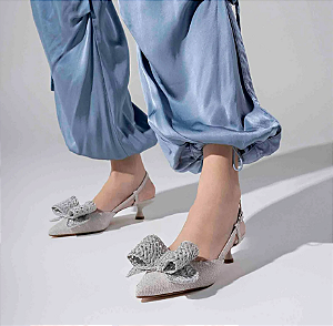 Kitten Heels Slingback Penelope com Laço Tramado Salto Baixo Valentina Flats Cinza