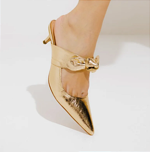 Mule Dourada salto baixo couro cecconello