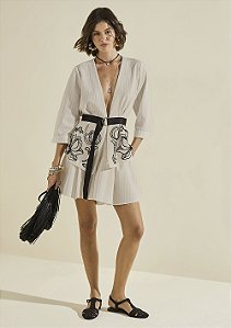 Camisa Morena Rosa Off White Decote V Ajustada