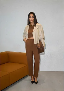 Calça Zinco Cenoura Alta Marrom