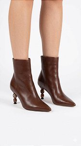 Bota Cano Curto Marrom em Couro Cecconello