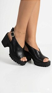 Sandália Preta Couro Bloco Tratorada Arezzo