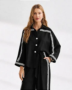Camisa Preta Folhas Delicadas Haes