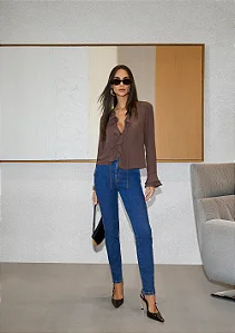 Blusa Zinco Solta Decote V Manga Longa Marrom