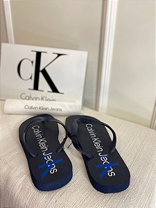 CHINELO CALVIN KLEIN JEANS AZUL MARINHO ESTAMPADO