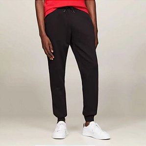 CALÇA DE MOLETOM BANDEIRA BORDADA PRETA TOMMY HILFIGER THMW0MW