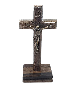 Cruz pedestal madeira medio