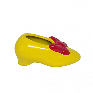SAPATINHO AMARELO LACO VERMELHO