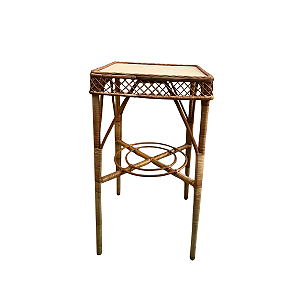 Mesa de vime borda trabalhada quadrada grande sem verniz